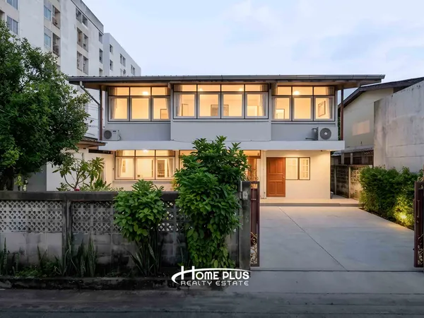 บ้านเดี่ยวหลังมุม หมู่บ้านเสรี พระราม 9 (Seri Village Rama 9) ใกล้เดอะไนน์พระราม 9