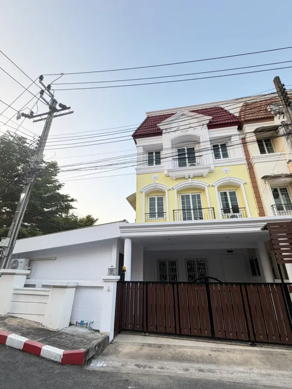 ให้เช่า ทาวน์โฮม หมู่บ้านเออร์เบิน สาทร