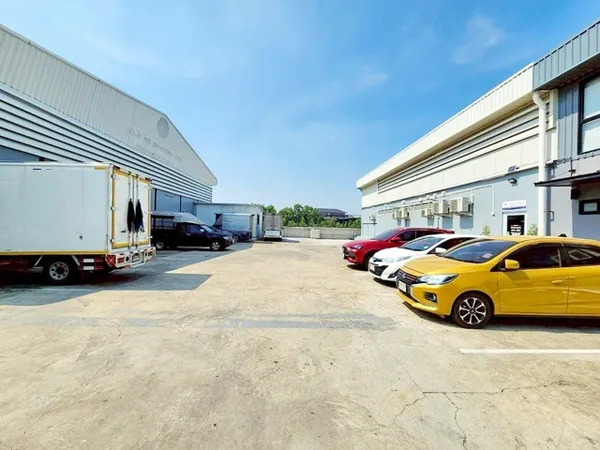 ตลาดหทัยมิตร 850 ม.หทัยราษฎร์ ม.ซาฟารีเวิลด์ 255 ตร.ม โกดังให้เช่า 1 นอน 2 น้ำ เหมาะเก็บสินค้า เหมาะสำหรับธุรกิจออนไลน์