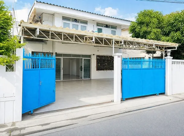 ใกล้ MRT สุทธิสาร 450ม. จอดรถในบ้านได้ 3 คัน คฤหาสน์ 2 ชั้น 4 นอน 2 น้ำ 50 ตร.ว.300 ตร.ม.