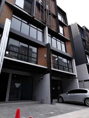 ให้เช่าออฟฟิศสำนักงาน สูง 5 ชั้น ใกล้ รถไฟฟ้า BTS อ่อนนุช, ใกล้ทางด่วน สุขุมวิท 50 โครงการ เดอะไพรเวท สุขุมวิท 77 
อ่อนนุช30