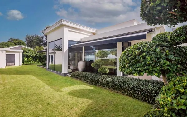 ขายบ้านวิลล่าหรูสไตล์โมเดิล ขอบอ่างมาบประชัน พัทยา บางละมุง ชลบุรี