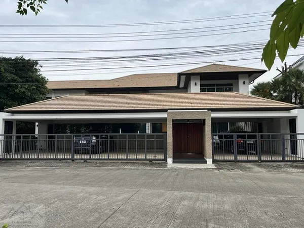 ให้เช่าบ้านเดี่ยว 2 ชั้น 259.3 ตรว ซอยโยธินพัฒนา 9 หมู่บ้านไพรเวท เนอวาน่า ลาดพร้าว ตรงข้ามเดอะคริสตัล พร้อมสระว่ายน้ำส่