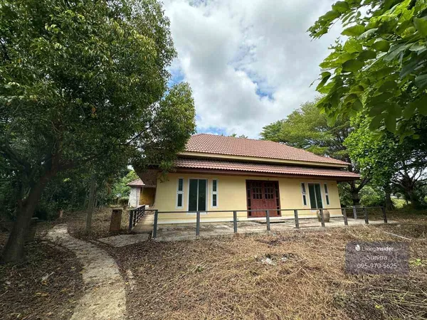 ขายบ้านพร้อมที่ดิน ทำเลดี ล้อมน้ำ 3 ด้าน  ดอนมะนาว สุพรรณบุรี
