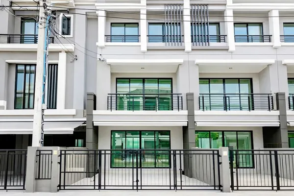 ถ.สุขสวัสดิ์31-37 ทาวน์โฮม 3ชั้น 3นอน 3น้ำ ตลาดพระประแดงอาเขต ห้างบิ๊กซี สุขสวัสดิ์ 400 ม. ใกล้แยกพระประแดง 400 ม. 22 ตร