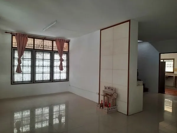 ให้เช่าบ้านเดี่ยว77 ตร.ว. ซ.ประชาราษฏร์บำเพ็ญ 24 หมู่บ้านอยู่เจริญ ย่านห้วยขวาง ใกล้ MRT 3 ห้องนอน 3 ห้องน้ำ