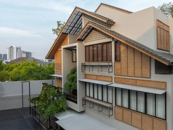 ขายบ้านเดี่ยว 4 ชั้น 620 ตร.ม. Pool Villa ซ.วิภาวดี 20 พร้อมลิฟท์ส่วนตัว