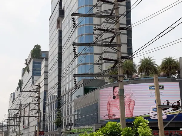 รหัส: 3451 ประกาศให้เช่า สำนักงาน อาคารสวนลุมไนท์บาซ่า 27500 บาท 1ห้องนอน พื้นที่ 1 ตารางวา ใกล้ - GOOD!