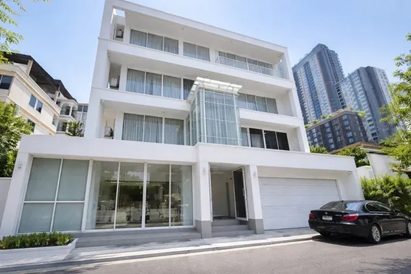 ขาย อาคารพาณิชย์ 4 ชั้น รัชดาภิเษก 8-16 เหมาะทำคลินิก MRT ห้วยขวาง 250ม.ให้เช่า ชั้น2 50ตร.ว. 110ตร.ม. เดอะสตรีท รัชดา 1