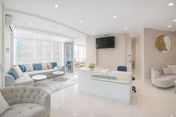 MRT ห้วยขวาง 250ม. อาคารพาณิชย์ให้เช่า ชั้น2 รัชดาภิเษก 8-16 เหมาะทำคลินิก อาคาร 4 ชั้น 1 นอน 1 น้ำ 50ตร.ว. 110ตร.ม.เดอะ