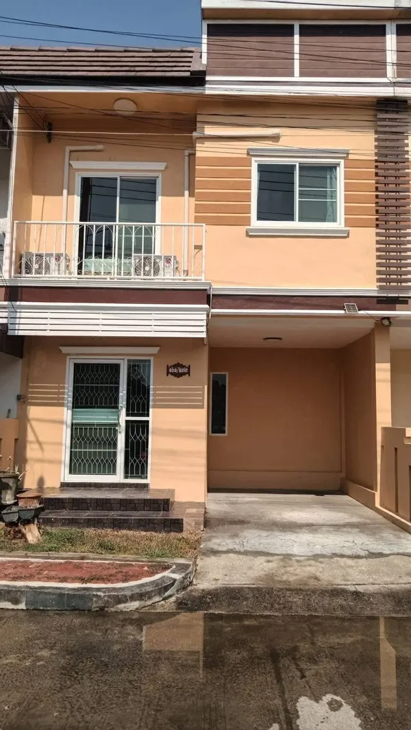 ขายถูกมาก!! ทาวน์เฮ้าส์ 2 ชั้น รีโนเวทใหม่ แอร์ใหม่ทุกห้องนอน อ.แม่ริม จ.เชียงใหม่ ใกล้ห้าง, รพ., ม.แม่โจ้ฯ