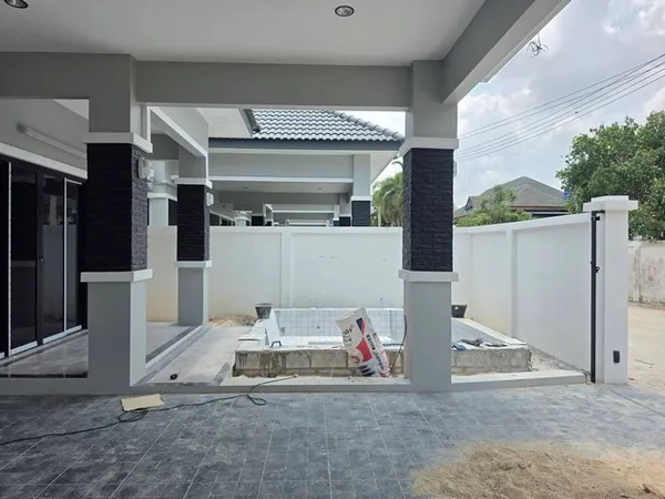 บ้านเดี่ยวสร้างใหม่ พร้อมสระว่ายน้ำส่วนตัว เฟอร์นิเจอร์และเครื่องใช้ไฟฟ้าครบ ห้วยใหญ่