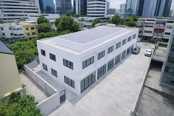 จอดรถ8คันเดอะ แบงค็อก สาทร เกือบครึ่งไร่ 160ตร.วา BTSสุรศักดิ์ 199ม. โรงเรียนกรุงเทพคริสเตียน Showrooms 6คูหา 4นอน 4น้ำ