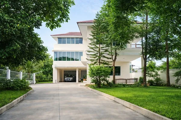 บ้าน 3 ชั้น ฟังก์ชันครบ 7นอน 9น้ำ วัชรพล 2 กม. รามอินทรา35-41 MRTรามอินทรากม.4 600ม. ตลาดรามอินทรา 800 ม. 95ตร.ว. 540ตร.