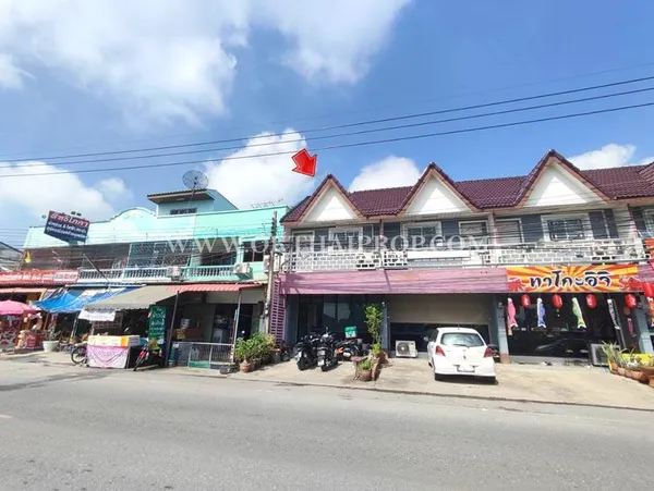 ทาวน์เฮ้าส์ ถนนทางหลวงชนบท 3053 ต.หัวรอ พระนครศรีอยุธยา