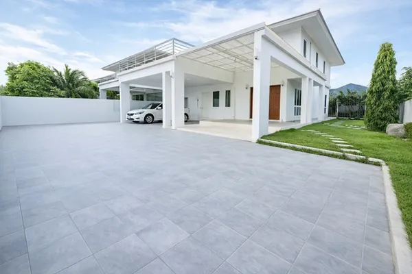 รร.ทวีธาภิเศก 2 2.2 กม. บ้านเดี่ยว 2 ชั้น 4 นอน 3 น้ำ ขนส่งพื้นที่1 2.37กม คฤหาสน์ ตลาดบางขุนเทียน 3กม.ถนนเทียนทะเล 103 