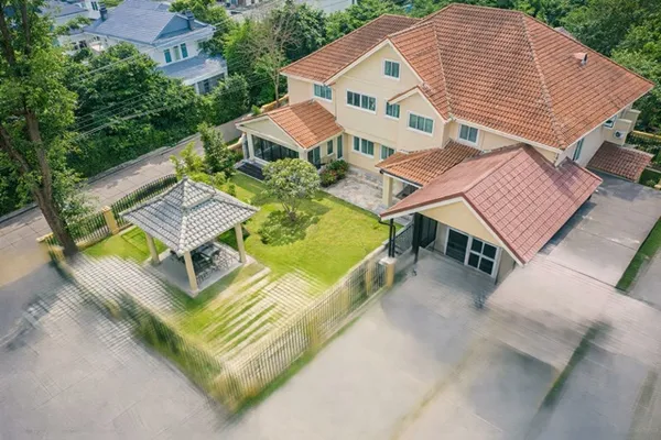 คฤหาสน์ 6นอน มุม 105 ตร.ว. 310 ตร.ม. น้ำแพร่ สันป่าตอง 4 น้ำ ใกล้วัดศาลา 650 ม.นานาชาติปัญญาเด่น 1 กม