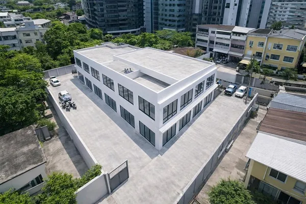 เกือบครึ่งไร่ 160ตร.วา จอดรถ8คัน เดอะ โรงเรียนกรุงเทพคริสเตียน แบงค็อก สาทร BTSสุรศักดิ์ 199ม. Showrooms 6คูหา 4นอน 4น้ำ