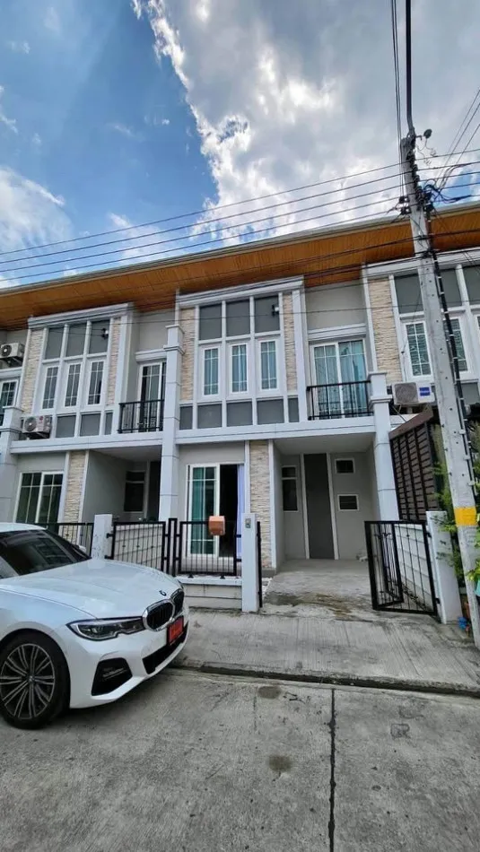 ให้เช่า ทาวน์โฮม โกลเด้นทาวน์รามอินทรา-คู้บอน