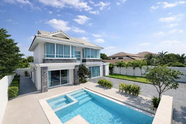 ให้เช่าบ้าน Pool Villa 5 นอน 5 น้ำ ถ.จอมเทียน AIRBNB ใกล้ถนนชัยพฤกษ์ และตลาดชุมชน 800 ม. 102 ตร.ว. 300 ตร.ม. สระว่ายน้ำส