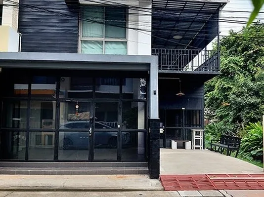 ให้เช่า ทาวน์โฮม 3 ชั้น หลังมุม 380 ตารางเมตร Motown Chaengwattana 3 ห้องนอน 4 ห้องน้ำ 2 ระเบียงใหญ่ เหมาะทำออฟฟิศ (RT972)