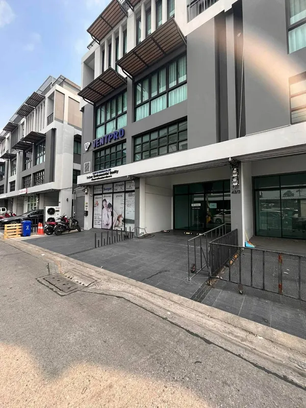 2 ยูนิตสุดท้าย ลดครึ่งล้าน!! โฮมออฟฟิศ 3.5ชั้น+ชั้นลอย+ดาดฟ้า ซ.ลาดพร้าว101 ใกล้รถไฟฟ้า เซ็นทรัล เดอะมอลล์