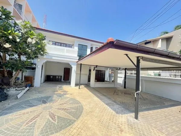 ให้เช่าบ้านเดี่ยว 2 ชั้น 100 ตร.ว. ถนนพระรามที่ 5 ซอยราชวิถี 32 เขตดุสิต รีโนเวทใหม่