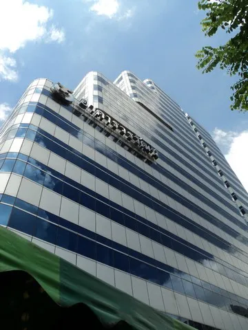 RENT OFfice อาคารวรวัฒน์ จัดหนักจัดเต็ม