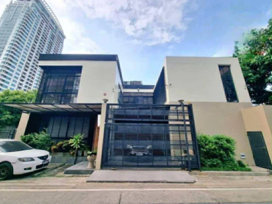 ขายบ้านเดี่ยวสุดหรู ทำเลทองใจกลางพระราม 4 97.2 ตรว