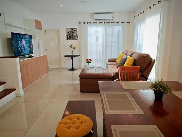 ให้เช่า ทาวน์โฮม The Urban Sathorn 300 ตร.ม. พร้อมเข้าอยู่ เลี้ยงสัตว์ได้