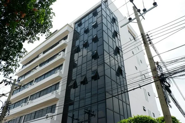 ให้เช่าด่วน ๆ OFfice อาคารพีเอวี ราคา งามๆ
