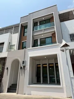 BS1040 ขายทาวน์โฮมหรู 4.5 ชั้น พร้อมลิฟต์ส่วนตัว โครงการ Prominent Place Sukhumvit 101 ใกล้ BTS ปุณณวิถี ทำเลสุขุมวิท 10