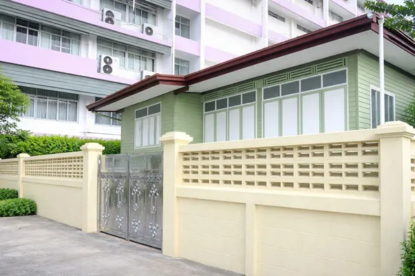 MRT อิสระภาพ 11-17 ราชภัฏบ้านสมเด็จเจ้าพระยา 200 ม. บ้านเช่า 2 หลัง 7นอน 4 น้ำ 60ตรว. 240ตร.ม. ใกล้ BIG C อิสรภาพ 199ม.