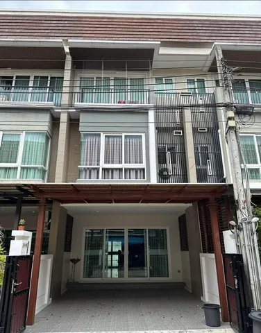 ให้เช่าทาวน์โฮม 3 ชั้น 3 ห้องนอน 3 ห้องน้ำ พร้อมเฟอร์นิเจอร์ ติดถนนราชพฤกษ์ ใกล้ BTS บางหว้าเพียง 500 เมตร (RT973)