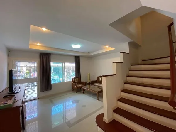 ให้เช่า ทาวน์โฮม 3 ชั้น ใกล้สถานีรถไฟฟ้าสายสีเหลือง โครงการ ศุภาลัย วิวล์ ศรีนครินทร์ -กิ่งแก้ว