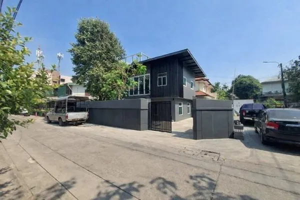 HR 9806 ให้เช่าบ้านเดี่ยวปรับปรุงใหม่ 72 ตารางวา 4 ห้องนอน ซอยปรีดีพนมยงค์ 26 ใกล้ max value สุขุมวิท 71