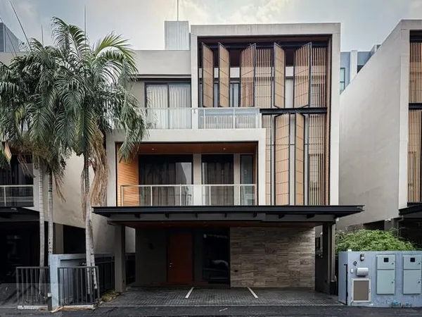 ให้เช่าบ้านเดี่ยว 3 ชั้น 460 ตร.ม. หมู่บ้านโมทีค แจ้งวัฒนะ ซอย 10 พร้อมลิฟต์ส่วนตัว