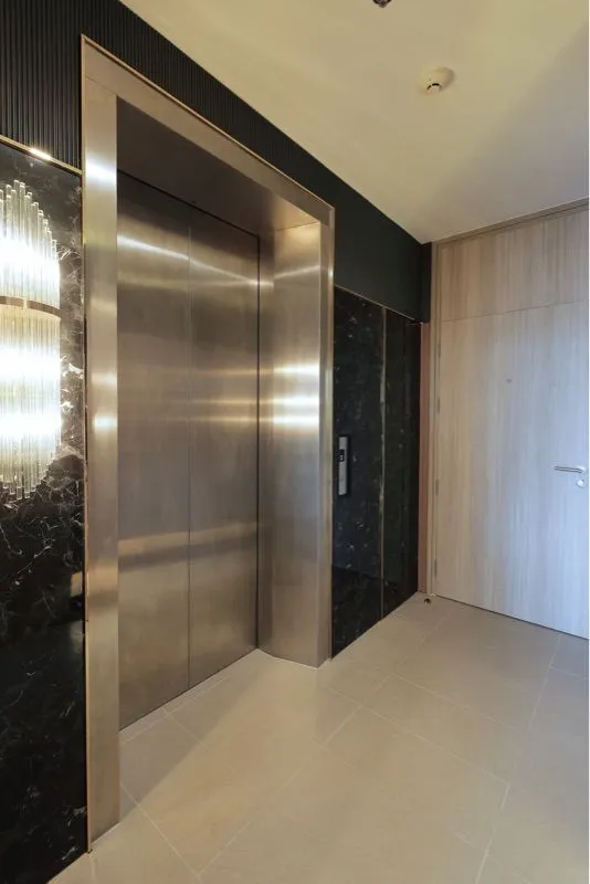 ขาย โนเบิล เพลินจิต  คอนโดหรูใจกลางเมือง ติด BTS เพลินจิต ห้องตกแต่งสวย พร้อมเฟอร์นิเจอร์และเครื่องใช้ไฟฟ้าครบ