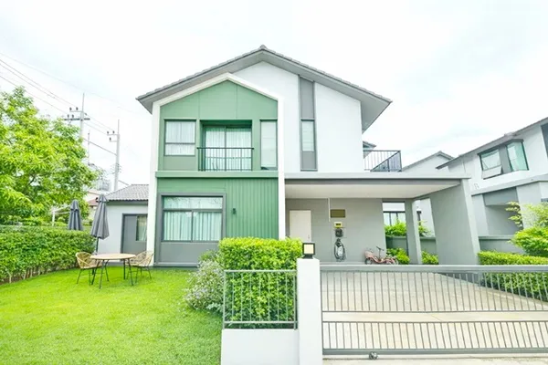 บ้านหลังมุม รร.สารสาสน์วิเทศไทรน้อยใกล้ MRT คลองบางไผ่ 365 HUB ไทรน้อย 65ตร.ว. 265 ตร.ม.