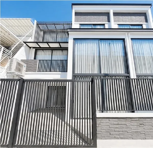 เอกมัย 18-24 ทองหล่อ โฮมออฟฟิศ 3 ชั้น 3 นอน 3 น้ำ ใกล้รร.นานาชาติ BAIS 900 ม. 21 ตร.ว. 200 ตร.ม. เดินทางสะดวกBTS เอกมัย