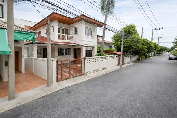 เต็มพื้นที่! บ้านเดี่ยวใหม่ 4-5นอน ประชาอุทิศ เหม่งจ๋าย 1.26 กม. 2น้ำ MRT ห้วยขวาง 1กม. 20 ตร.ม.พร้อมเฟอร์ฯครบ ใกล้รร.นา