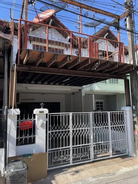 ให้เช่าทาวน์เฮ้าส์ 2 ชั้น 18 ตร.ว. ซ.บางนาตราด 56 ใกล้เซ็นทรัลบางนา เฟอร์นิเจอร์ครบ