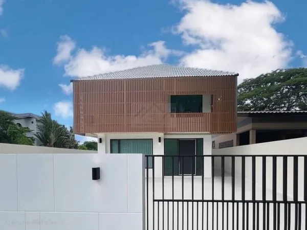 HS 1810 ขายบ้านเดี่ยว 2 ชั้นรีโนเวทใหม่ทั้งหลัง ซอยพัฒนาการ 69 เดินทางสะดวก ใกล้ทางด่วน