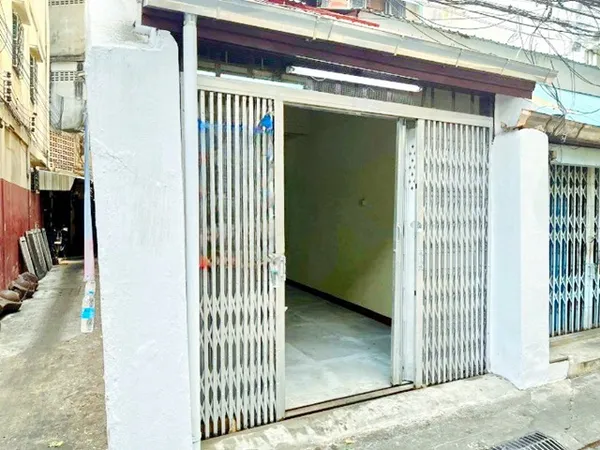MRT หัวลำโพง 560ม. MRTวัดมังกร 670ม. อาคารพาณิชย์ 2 ชั้นให้เช่า 2 นอน 2 น้ำ ใกล้ตลาดน้อย 300 ม. 12 ตร.ว. 100 ตร.ม. ห้องห