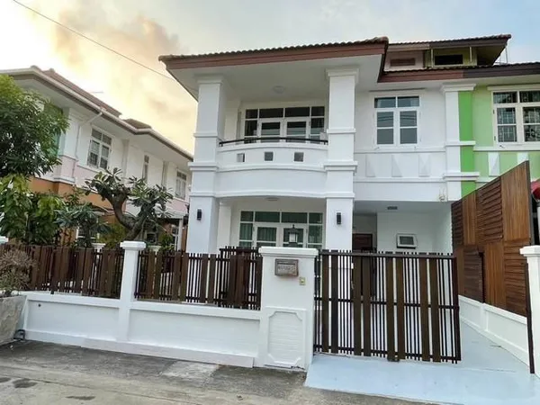 ให้เช่าบ้านแฝด 2 ชั้น 43 ตร.ว. บ้านศิรินเทพ ลาดพร้าว 101 ใกล้ BTS ลาดพร้าว 101