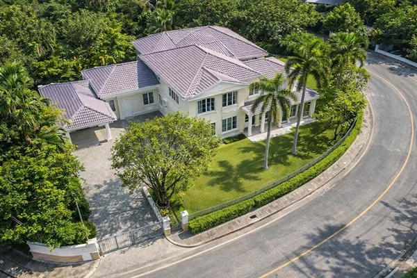 MRTรามอินทรา ก.ม.6 1.95กม. วัชรพล ให้เช่า คฤหาสน์ 2ชั้น 2หลัง 6นอน 4น้ำ พร้อมสระว่ายน้ำ ตลาดถนอมมิตร บิ๊กซี สุขาภิบาล5 1