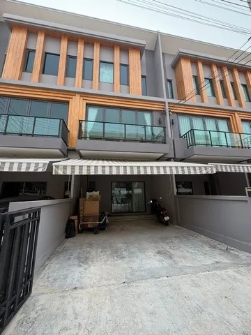 ให้เช่าทาวโฮม3.5ชั้น โครงการไอเจนท์ พระราม9 โซน พัฒนาการ อ่อนนุช และพระราม 9 รับต่างชาติ เลี้ยงสัตว์ได้