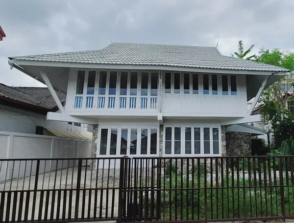 ให้เช่าบ้านเดี่ยว 2 ชั้น 97 ตรว. 4 ห้องนอน4 ห้องน้ำ นวมินทร์ 40 สวนร่มรื่น ที่จอดรถ ในบ้าน 4 คัน ใกล้ Foodland/Tops (RH1501)