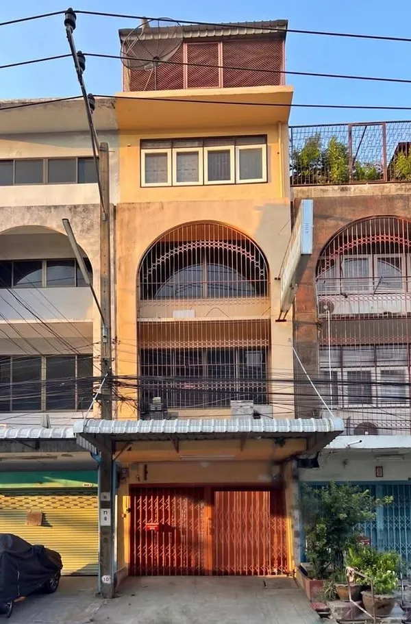 HR 9830 ให้เช่าอาคารพาณิชย์ 5 ชั้น1คูหา รามคำแหง1 พื้นที่รวม 400 ตร.ม. ใกล้ Airport Link รามคำแหง