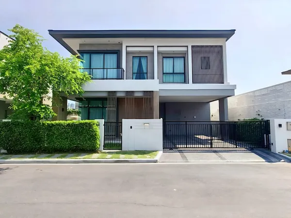 BH3989 ขายและให้เช่าบ้านเดี่ยว Bangkok Boulevard บางนา กม.5 ใกล้โรงเรียนนานาชาติ บ้านสวยพร้อมอยู่ ทำเลถนนเมน